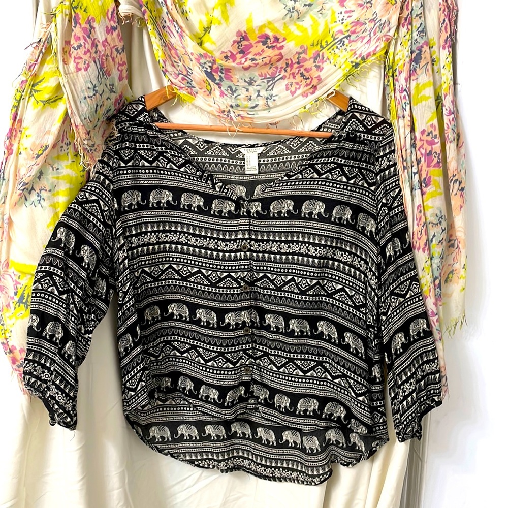 Elephant tribal print 3/4 length top